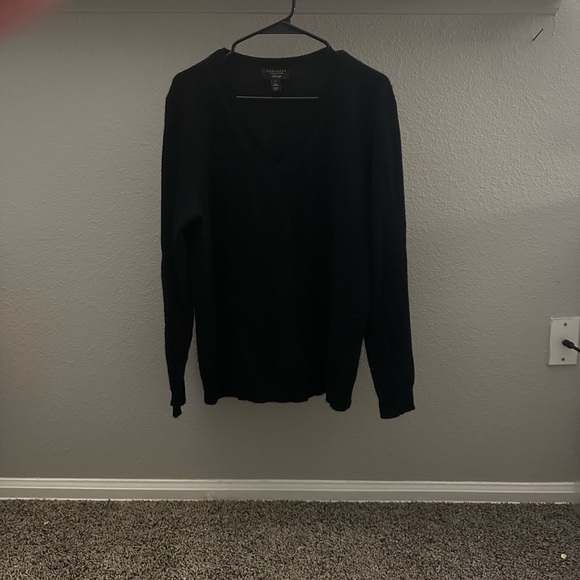 Charter Club Sweaters - Cashmere Charter Club Women's V-Neck Sweater in Black